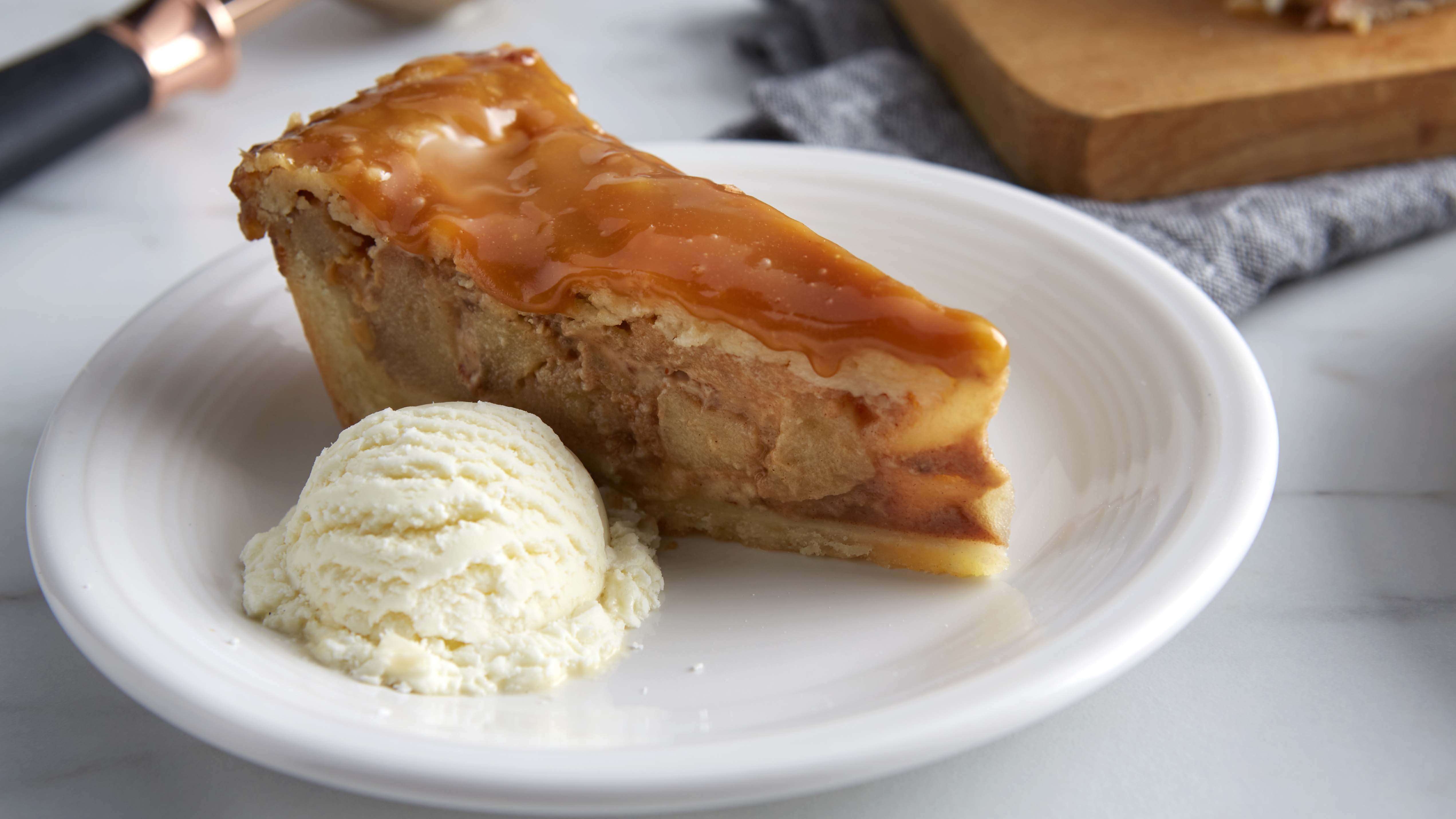 Order Caramel Apple Pie food online from Mimi Café store, Fairfield on bringmethat.com
