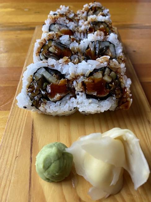 Order Eel & Cuke Roll food online from Blufin Sushi store, Grosse Pointe Farms on bringmethat.com