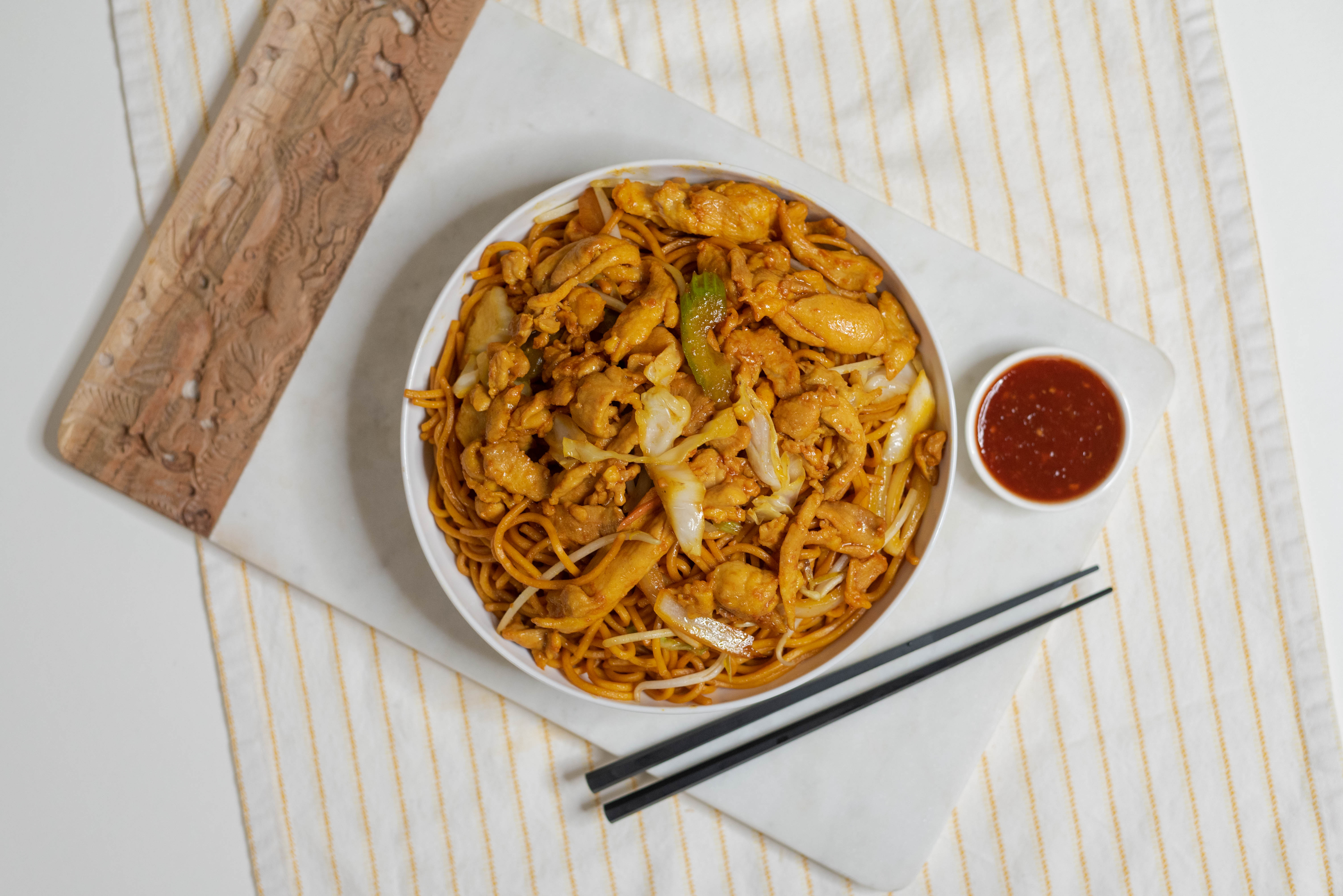 Order Chicken Chow Mein food online from Louie Chinese Cuisine store, Los Angeles on bringmethat.com
