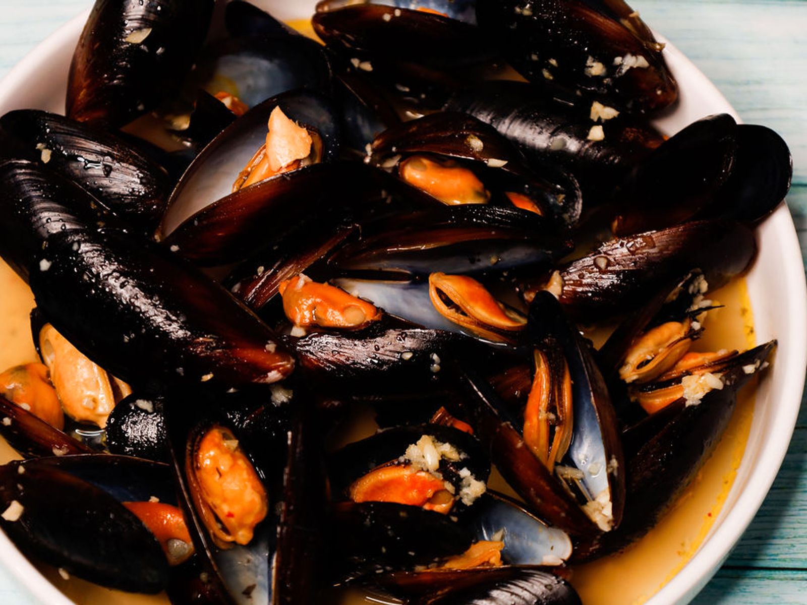 Order Mussels food online from 45th Street Pub store, Edgewater Park on bringmethat.com