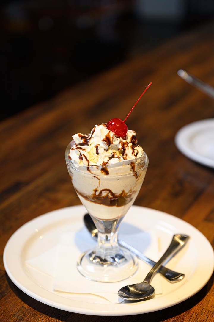 Order Sundae food online from Quincy South Bar & Grille store, Rockville on bringmethat.com