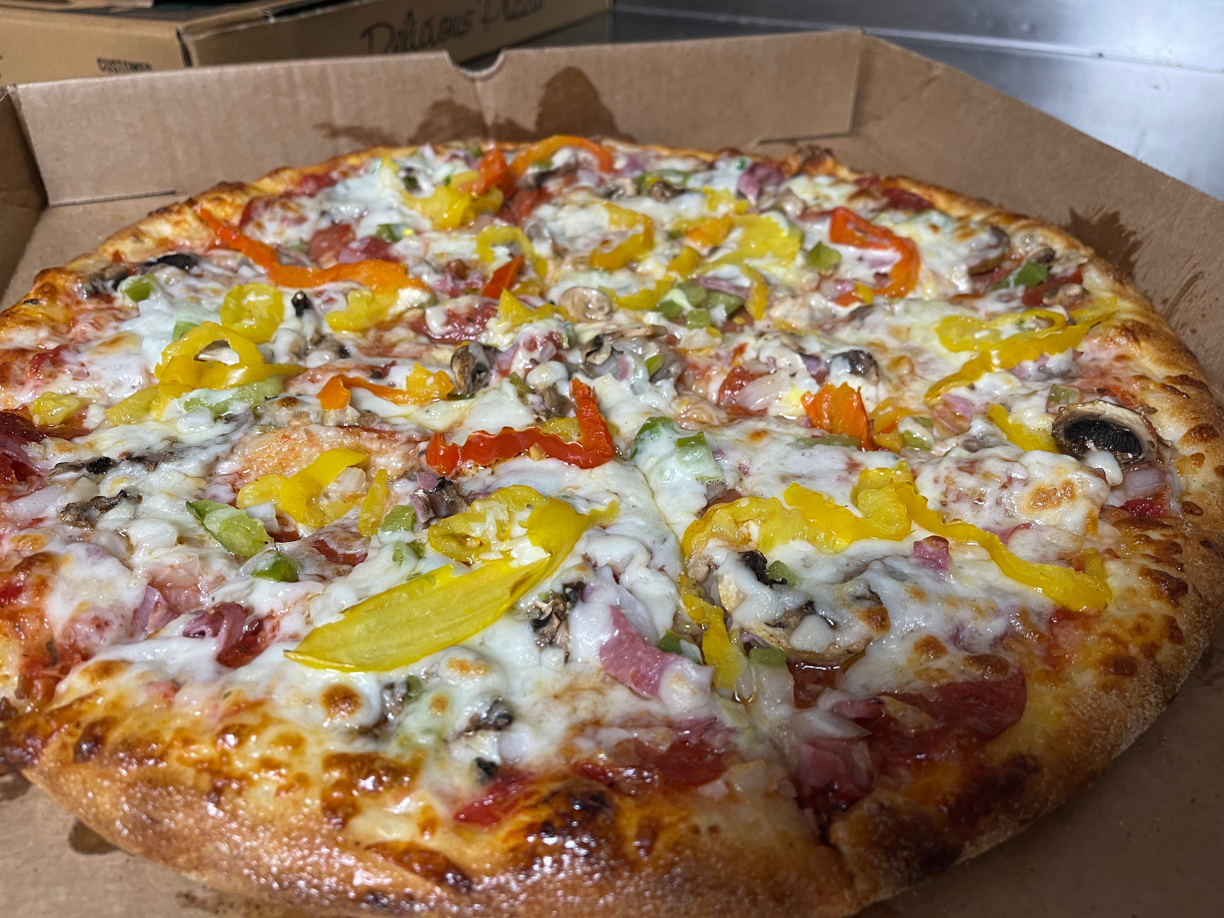 Order Veggie Pizza - Small 10" food online from Pizza Perfect On Main store, Hillsville on bringmethat.com