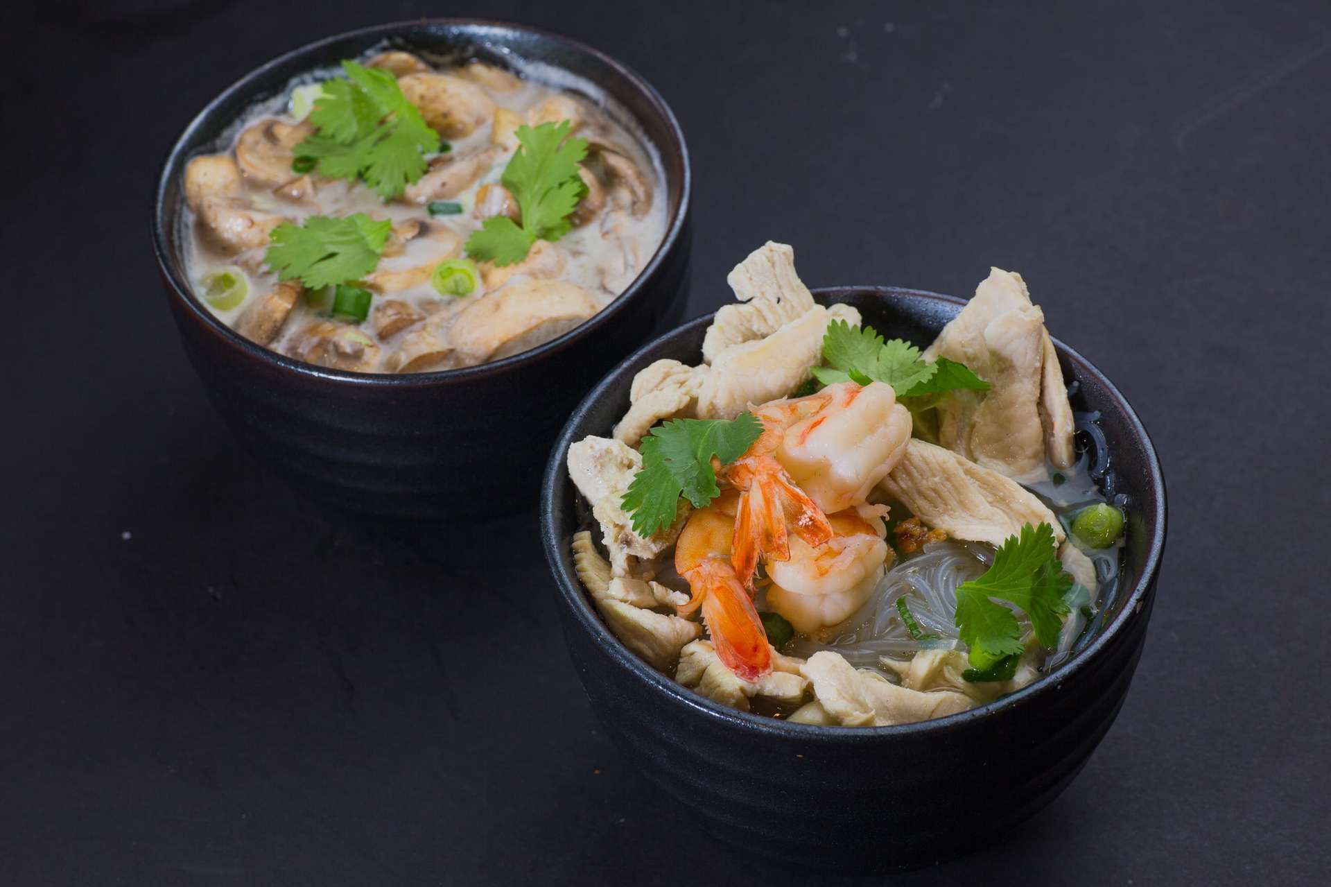 Order 11. War Wonton Soup food online from Thai Dishes store, Santa Monica on bringmethat.com
