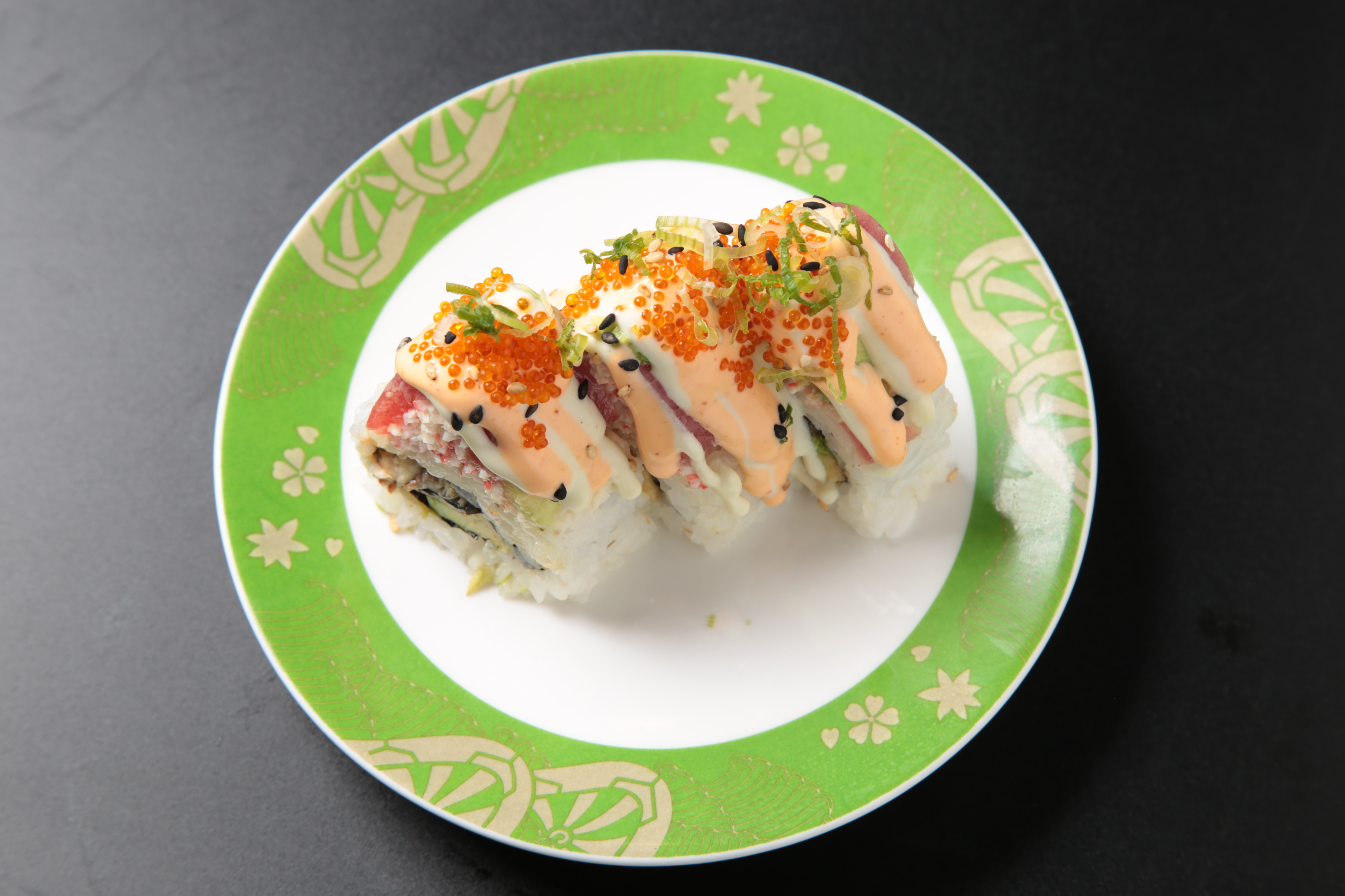 Order 4 Seasons Roll (9 pcs) food online from Izumi Revolving Sushi store, Daly City on bringmethat.com