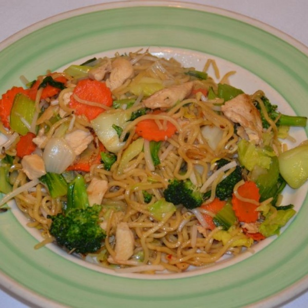 Order Chow Mein food online from Thai Dishes store, Inglewood on bringmethat.com