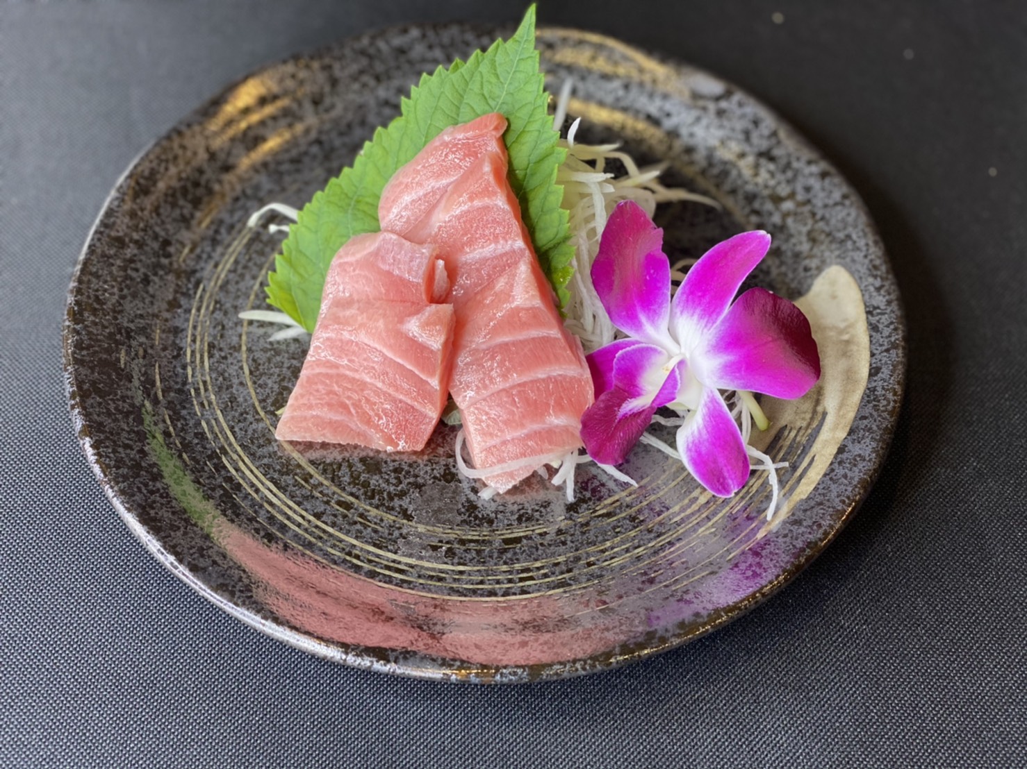 Order Tuna Sashimi food online from Kome Sushi And Fusion Restaurant store, Garden Grove on bringmethat.com