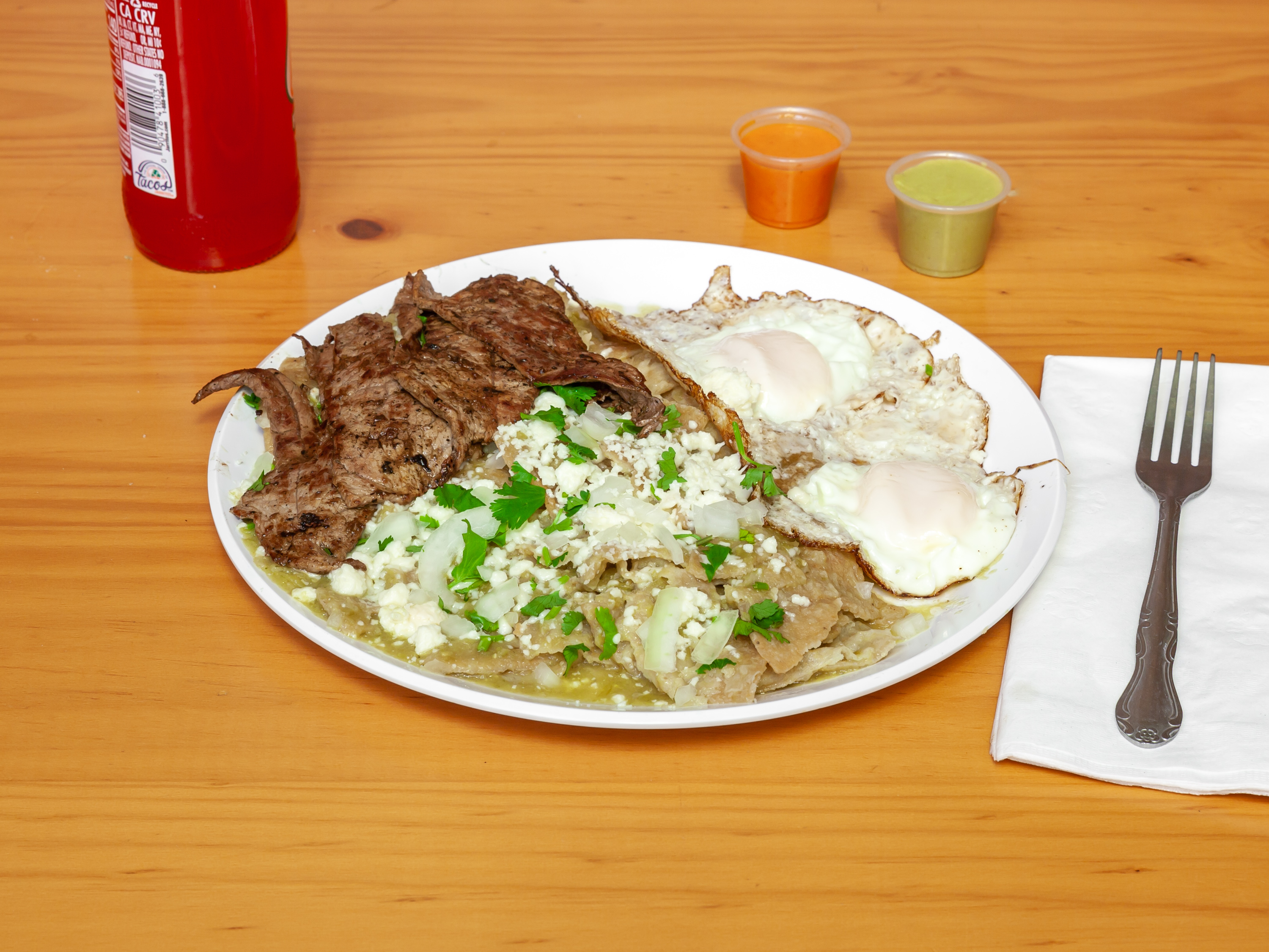Order Chilaquiles con Huevo y Carne food online from Rosaisela Tacos Y Mas store, Chicago on bringmethat.com