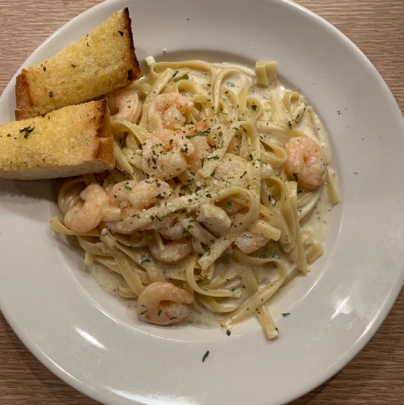 Order 10. Fettuccine Alfredo with Shrimp - Pasta food online from Village Cafe & Pizza store, Los Angeles on bringmethat.com