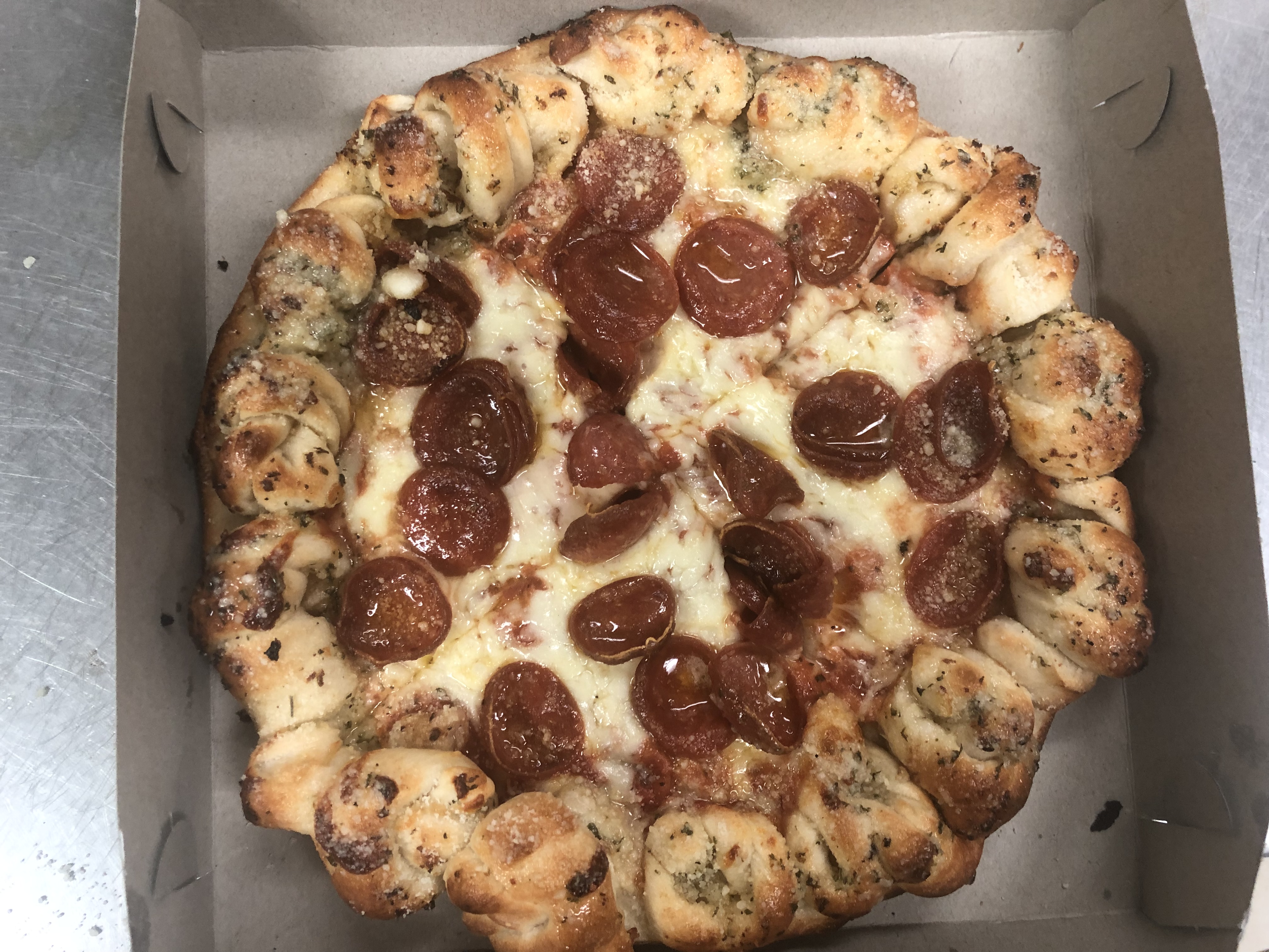 Order Garlic knot crust pizza food online from Pie Time store, Rochester on bringmethat.com