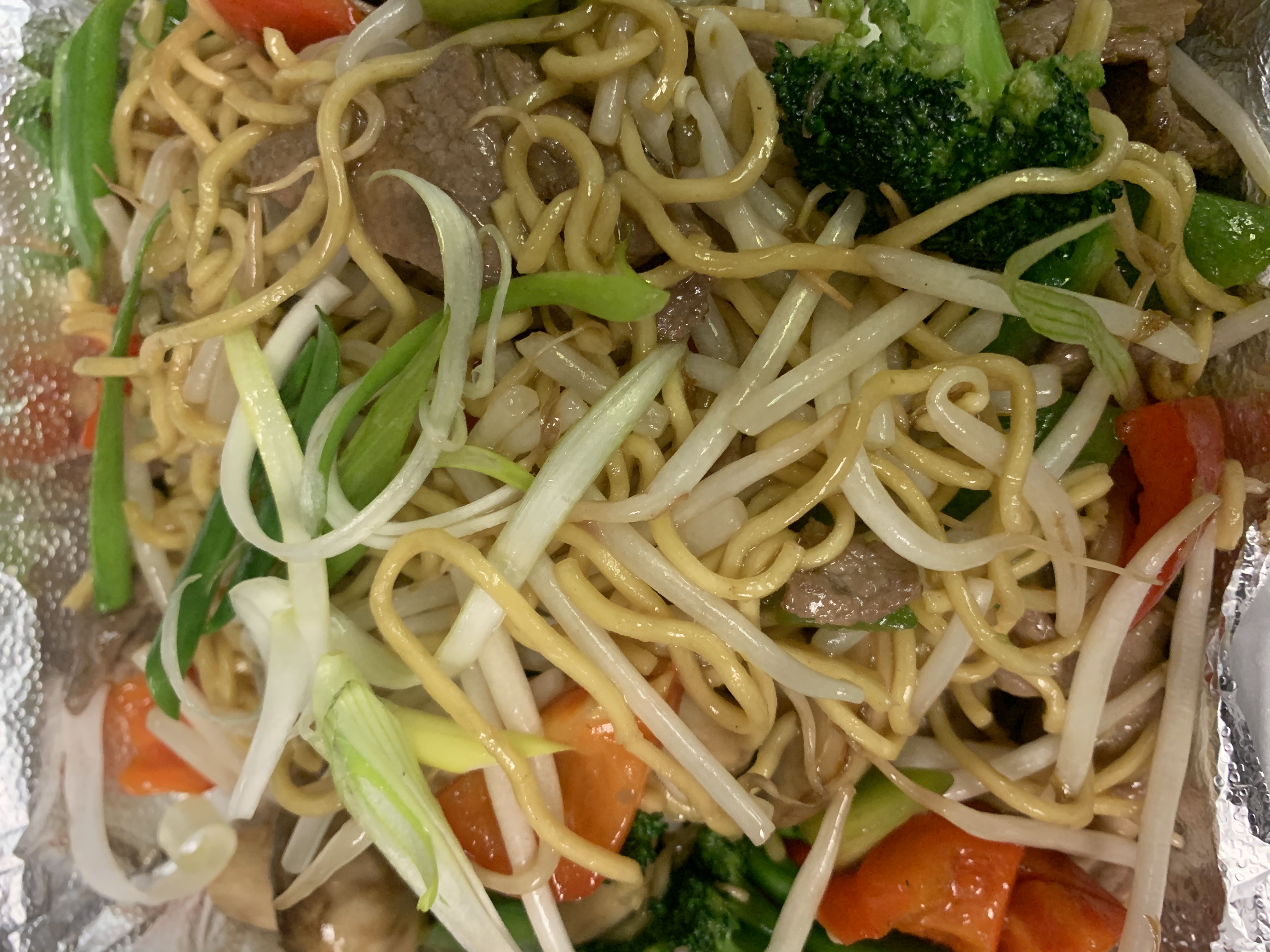 Order Pad Chow Mein   food online from Thai Dawn Bistro store, Victorville on bringmethat.com