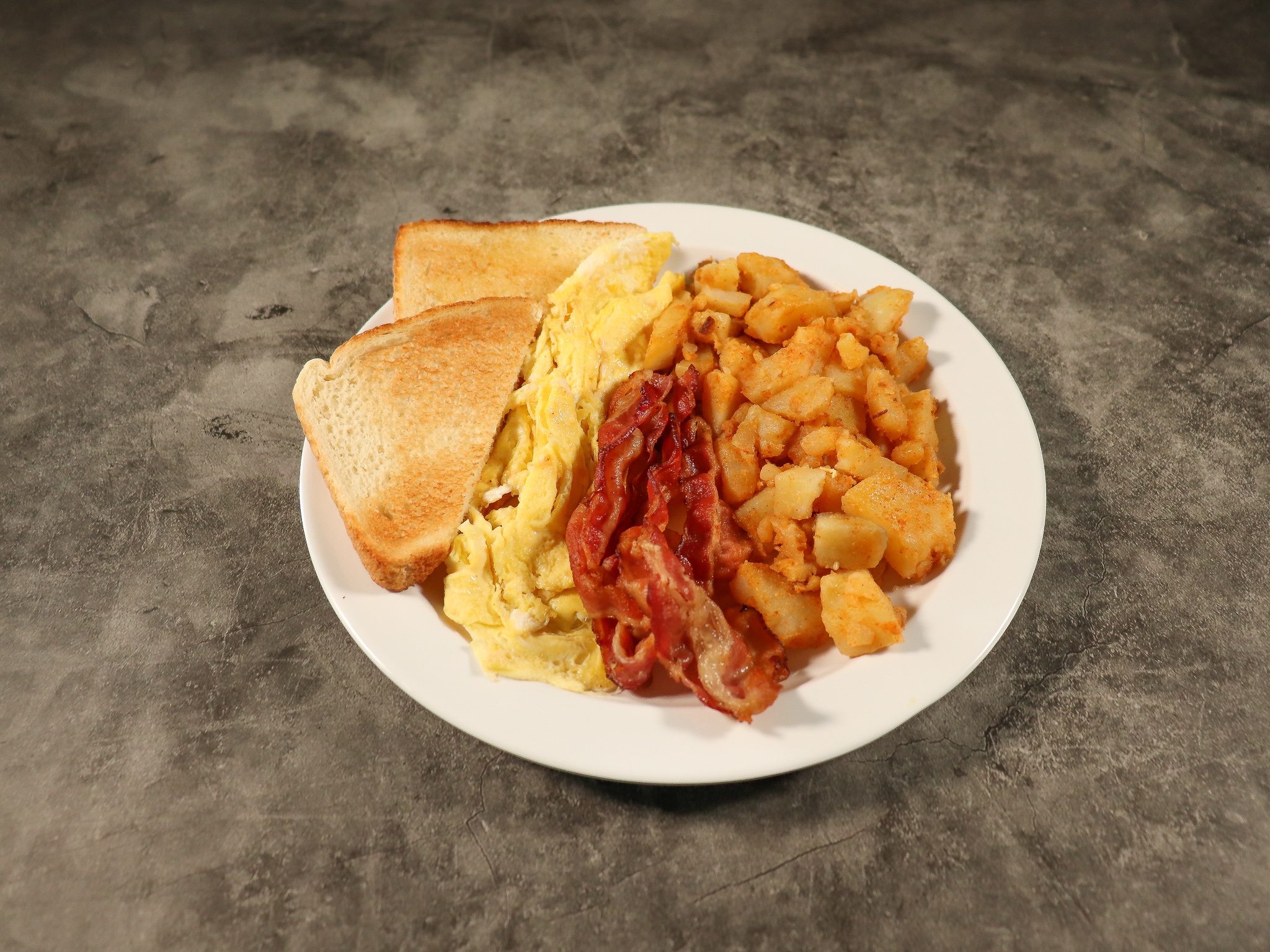 Order 2 Eggs with Bacon Platter food online from Mike Bagel Deli Cafe And Pizza store, Roselle Park on bringmethat.com