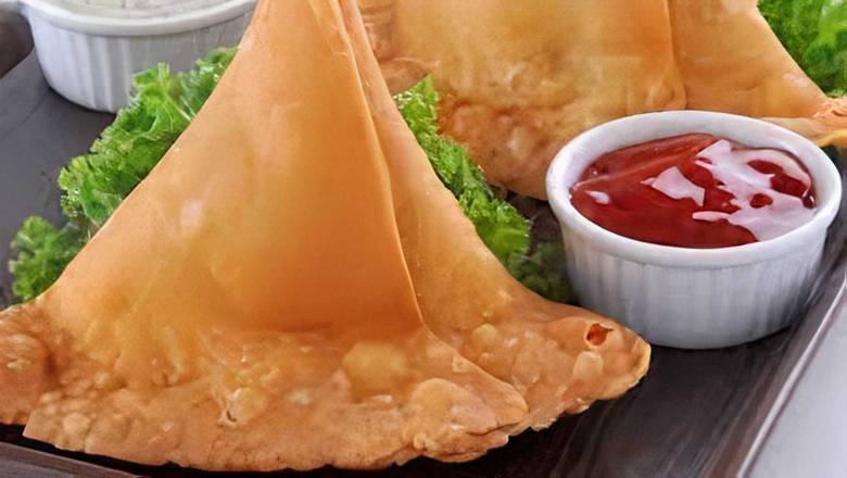Order Chicken Samosa 2 Pc food online from Ista Indian Cuisine store, Flower Mound on bringmethat.com