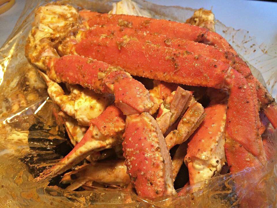 Order Snow Crab Legs food online from Cajun House store, San Francisco on bringmethat.com