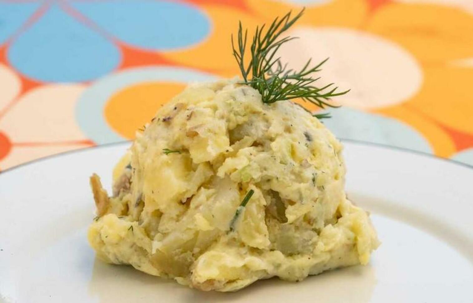 Order Classic Deli Potato food online from Chef Tanya Kitchen store, Palm Desert on bringmethat.com