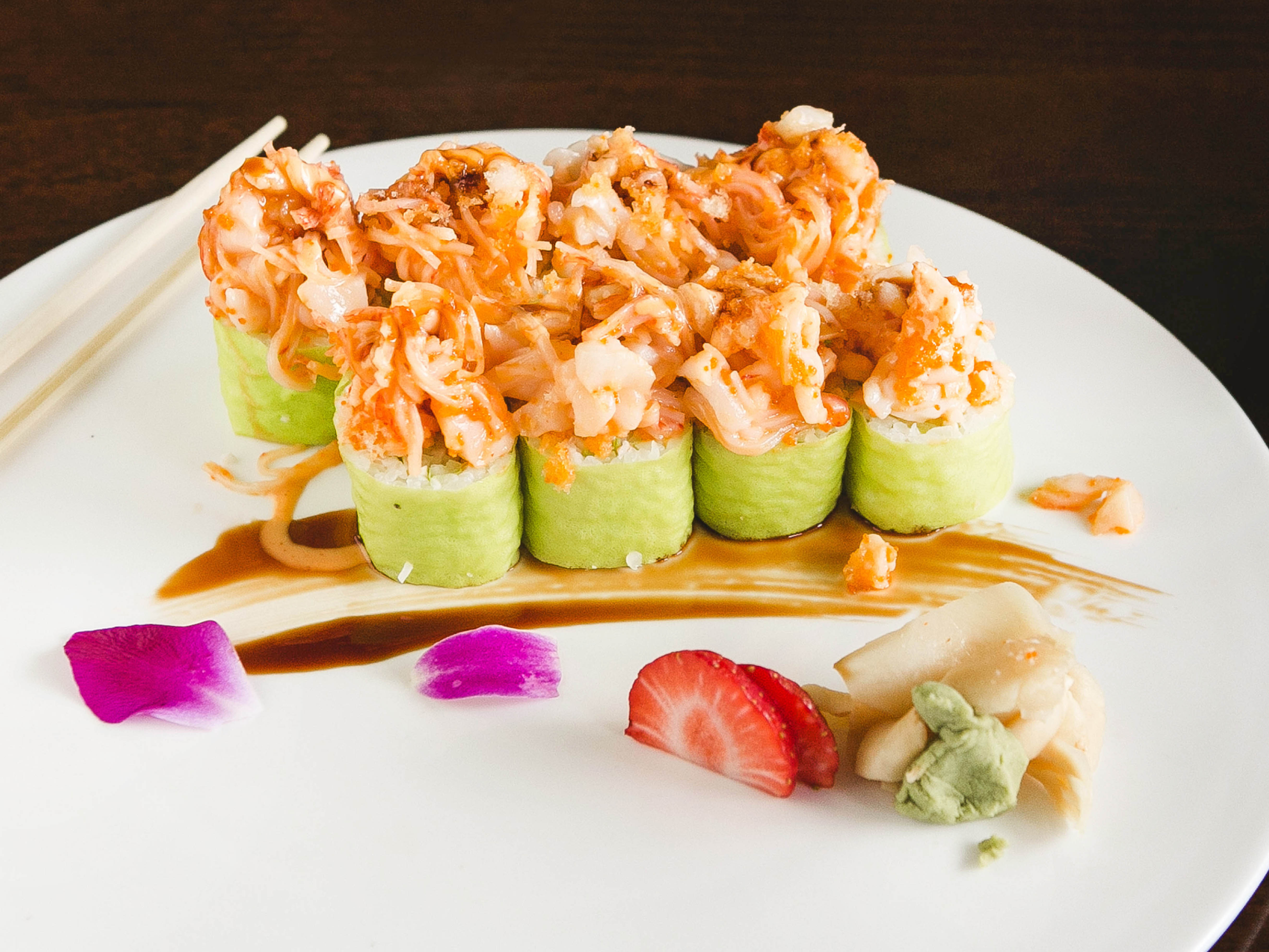 Order Ginger Scallop Roll food online from Kabuto Sushi, Hibachi & Lounge store, East norriton on bringmethat.com