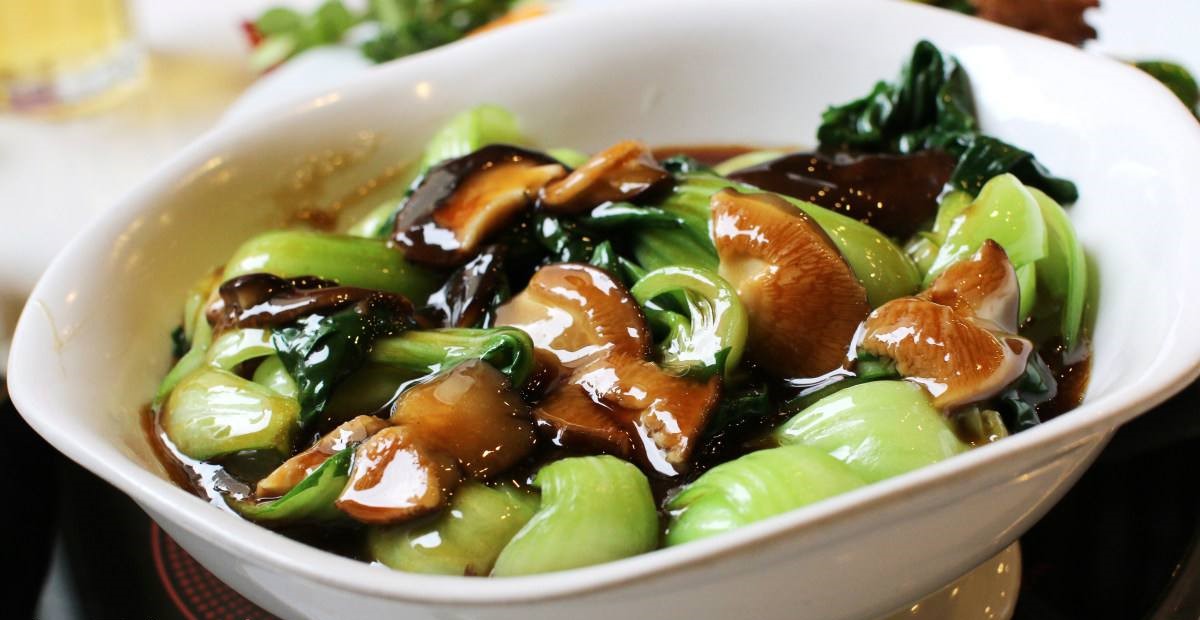 Order Bok Choy with Mushrooms 香菇油菜 food online from Le's Restaurant store, Ames on bringmethat.com