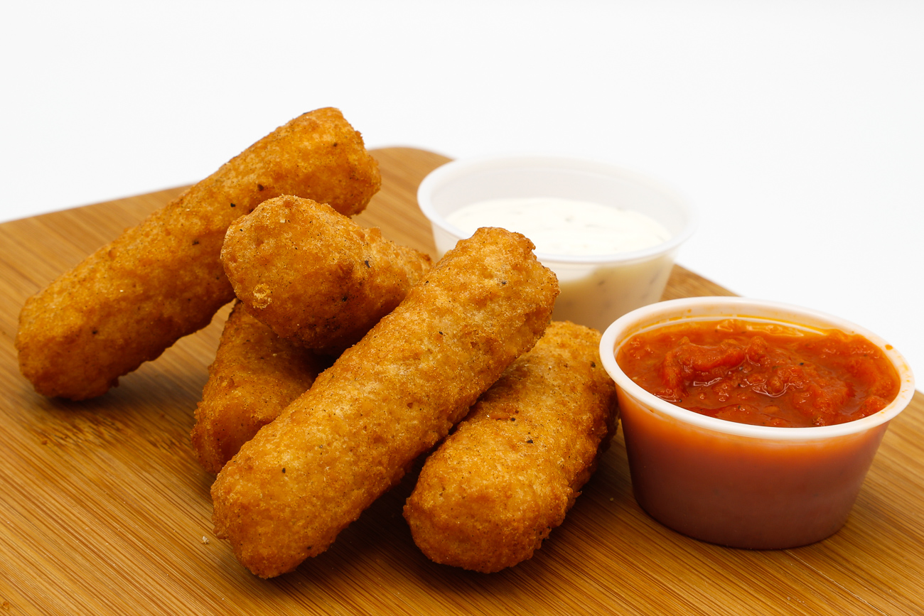 Order Mozzarella Sticks (5 Piece) food online from Bradley Cheesesteaks & Hoagies store, State College on bringmethat.com