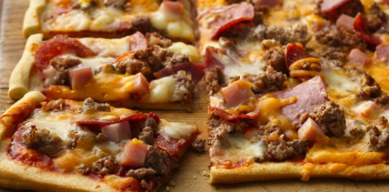Order Crustless 9" Ken's 6 Meat Pizza food online from Mazzio Italian Eatery store, Norman on bringmethat.com
