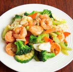 Order 32. Shrimp with Mixed Vegetables   什菜虾 food online from Elaine Kitchen store, San Francisco on bringmethat.com