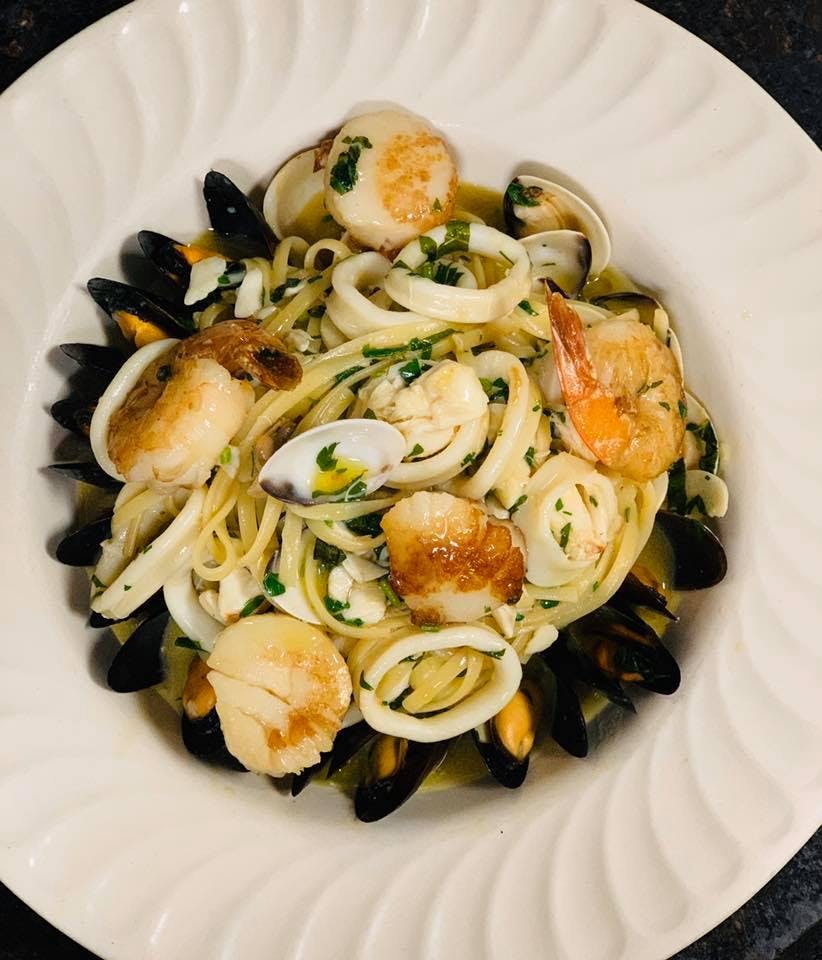 Order Seafood Pescatore - Entree food online from Sapore Woodfire Pizza & Restaurant store, Ventnor City on bringmethat.com