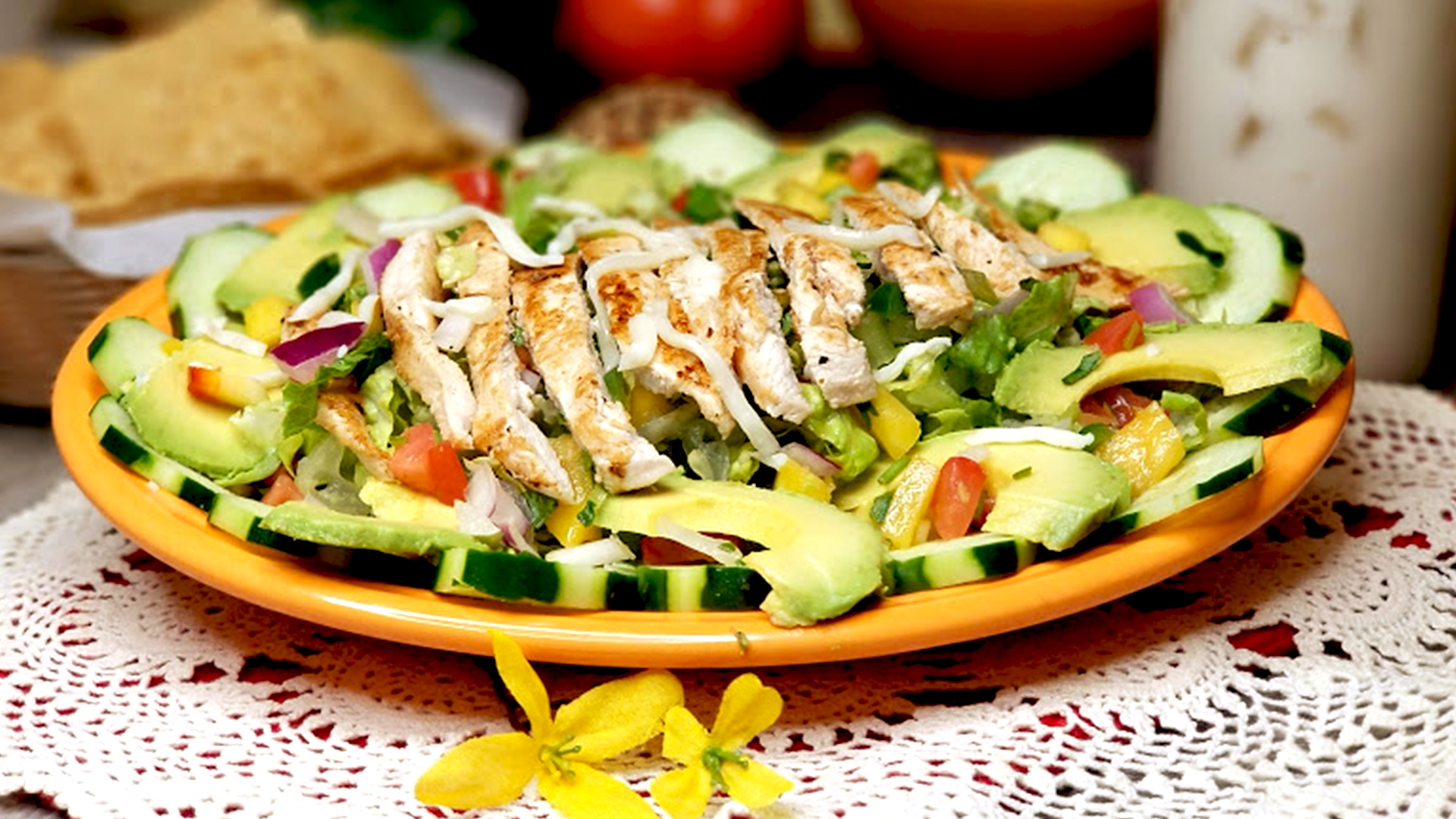 Order Chicken Fresco Salad food online from Con Huevos Restaurant store, Cicero on bringmethat.com