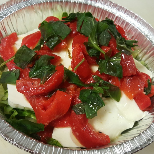 Order Roasted Red Peppers and Fresh Mozzarella with Mix Greens food online from Amy's Pizzeria store, Philadelphia on bringmethat.com