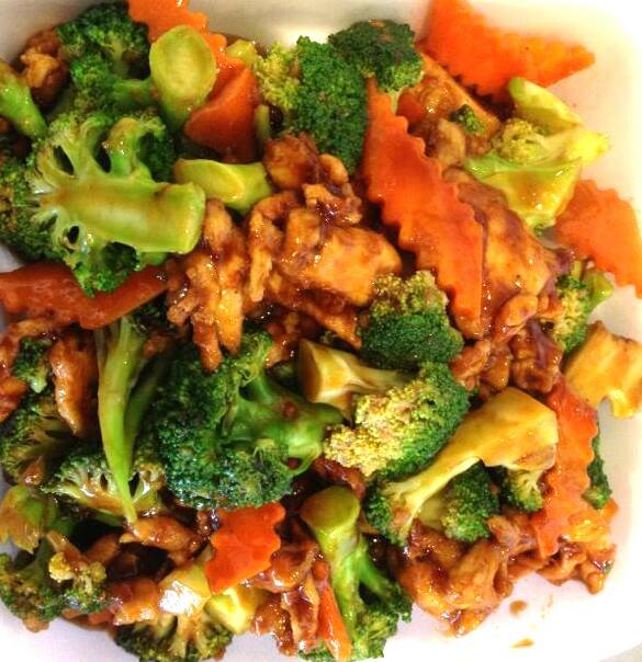 Order 304. Chicken with Broccoli food online from Peking Dragon Chinese Restaurant store, Desoto on bringmethat.com