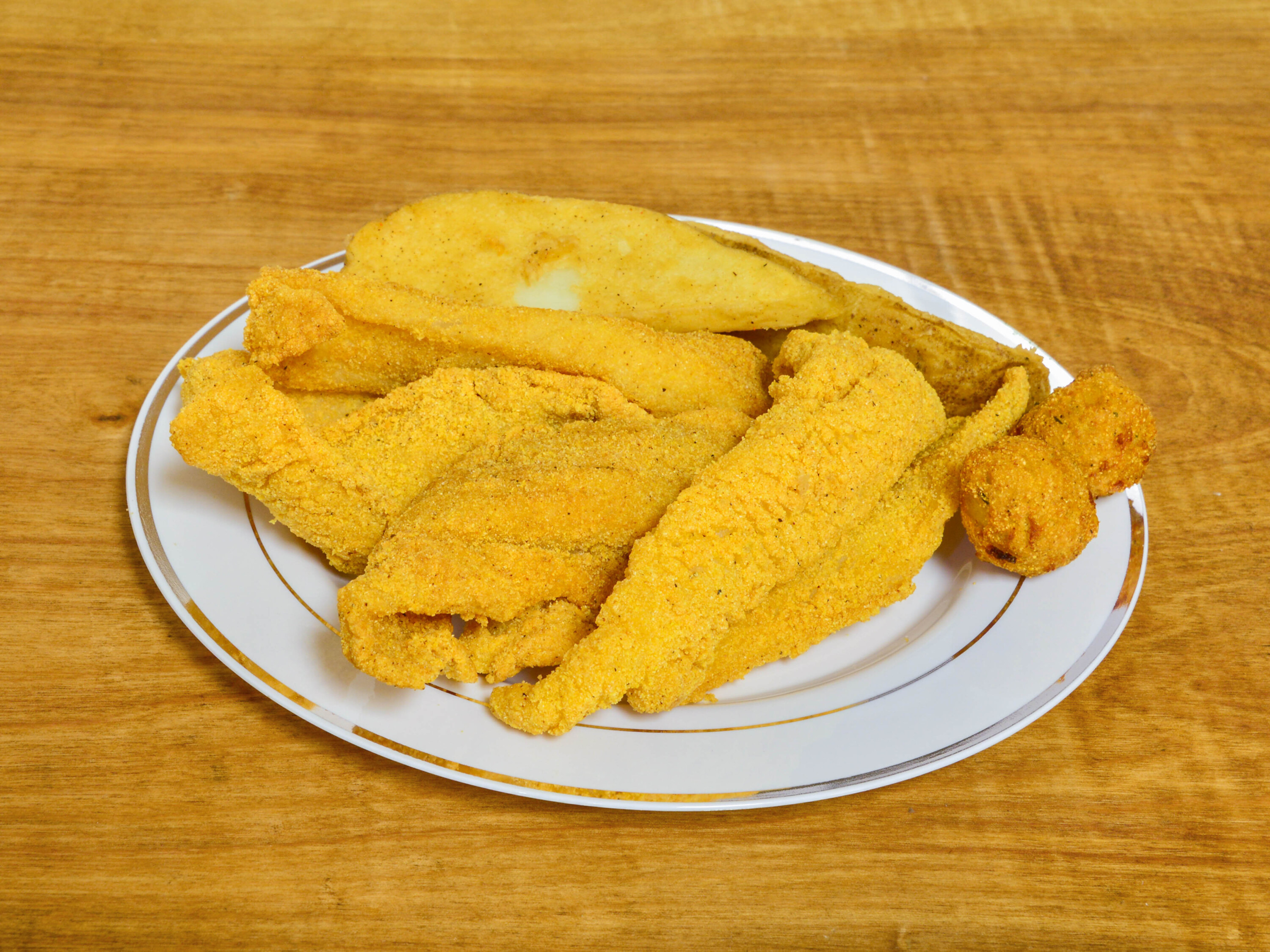 Order 6 Piece Fish Basket food online from Baileys Fried Chicken & Fish store, Monroe on bringmethat.com