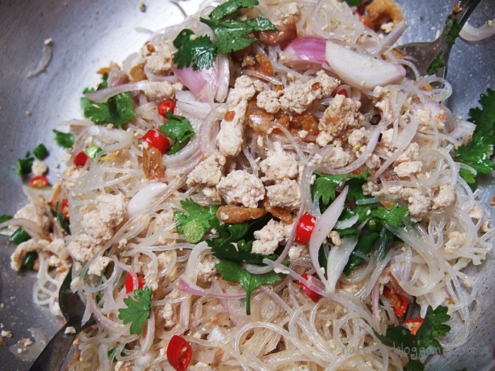 Order Yum Woon Sen Salad food online from Thai Deelish store, Ashburn on bringmethat.com