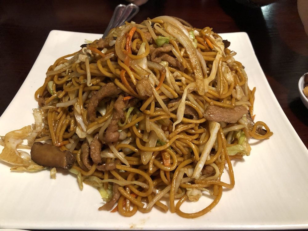 Order 113. Shanghai Style Chow Mein food online from East Garden store, Los Angeles on bringmethat.com