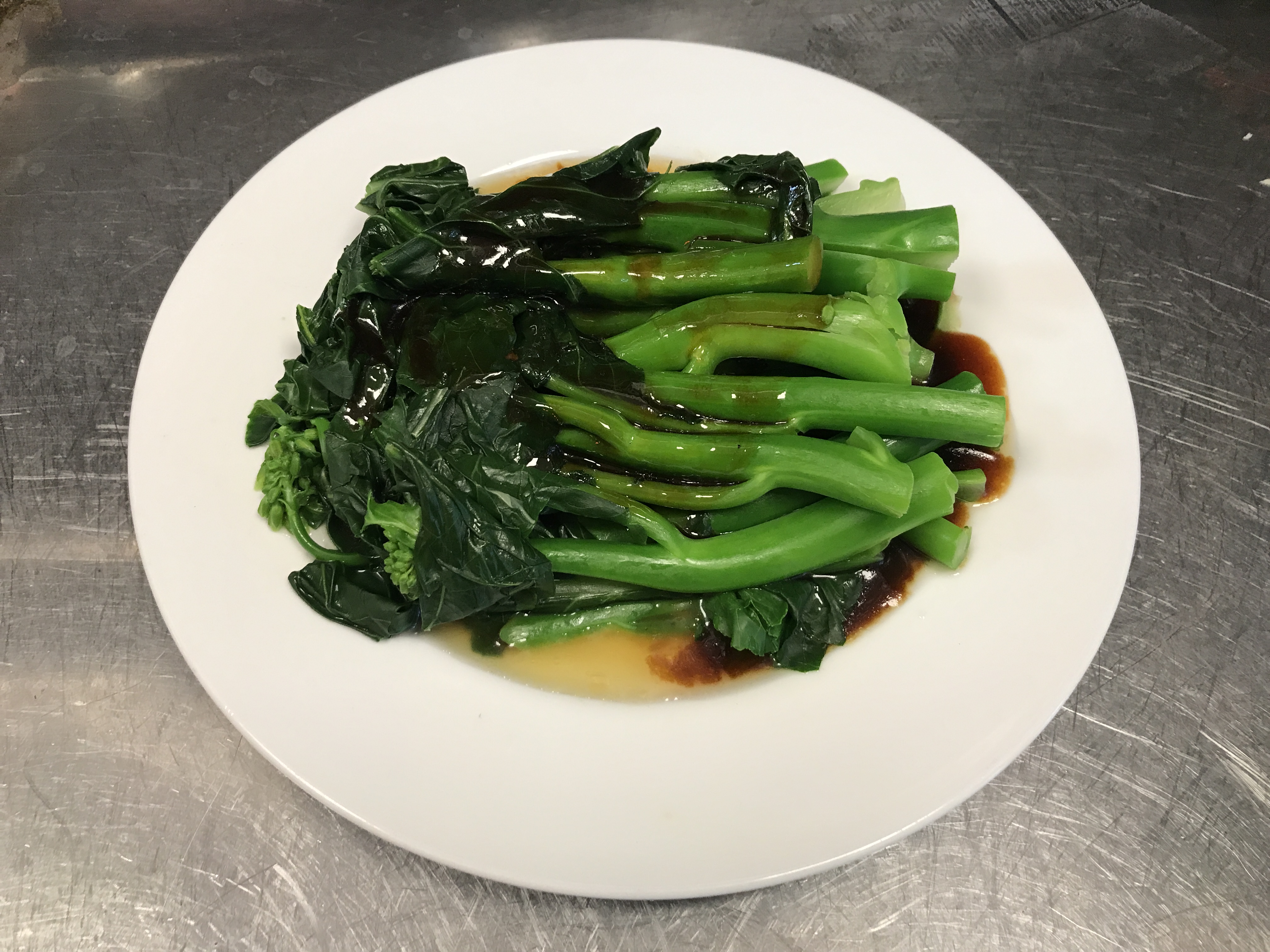Order 104. Chinese Broccoli with Fresh Garlic food online from Ollie's Sichuan store, New York on bringmethat.com