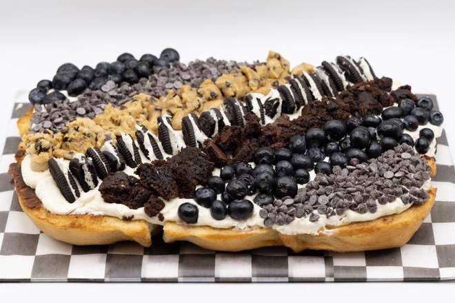 Order Small (serves 4-7) Cinnacakes food online from Cinnaholic store, Naperville on bringmethat.com