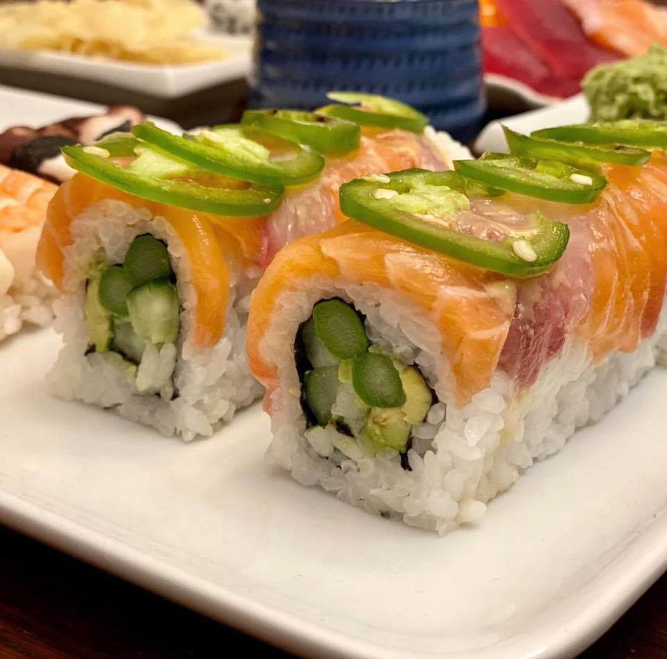 Order Eye of The Tiger Roll food online from Screaming Tuna Milwaukee store, Milwaukee on bringmethat.com
