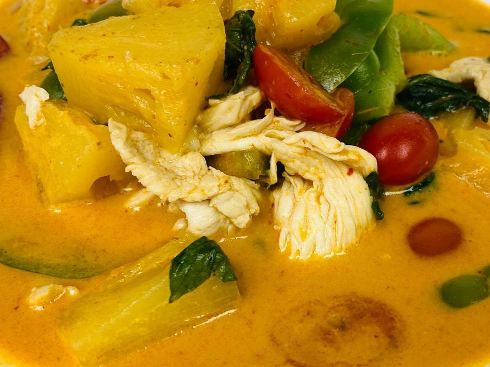 Order PINEAPPLE CURRY food online from Pinto Urban Thai Diner store, Richardson on bringmethat.com