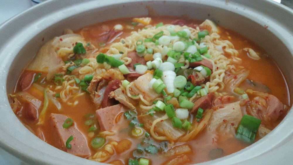 Order 80. Spicy Military Stew food online from Cafe Gunul 2 store, Rowland Heights on bringmethat.com
