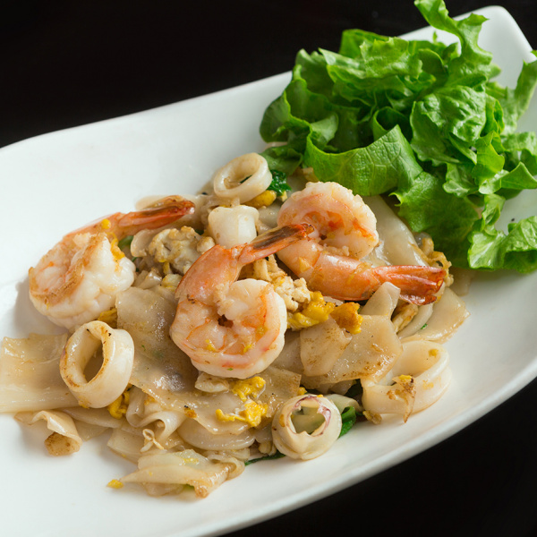 Order P6. Kway Tiew Khua Seafood food online from Noodies thai kitchen store, New York on bringmethat.com