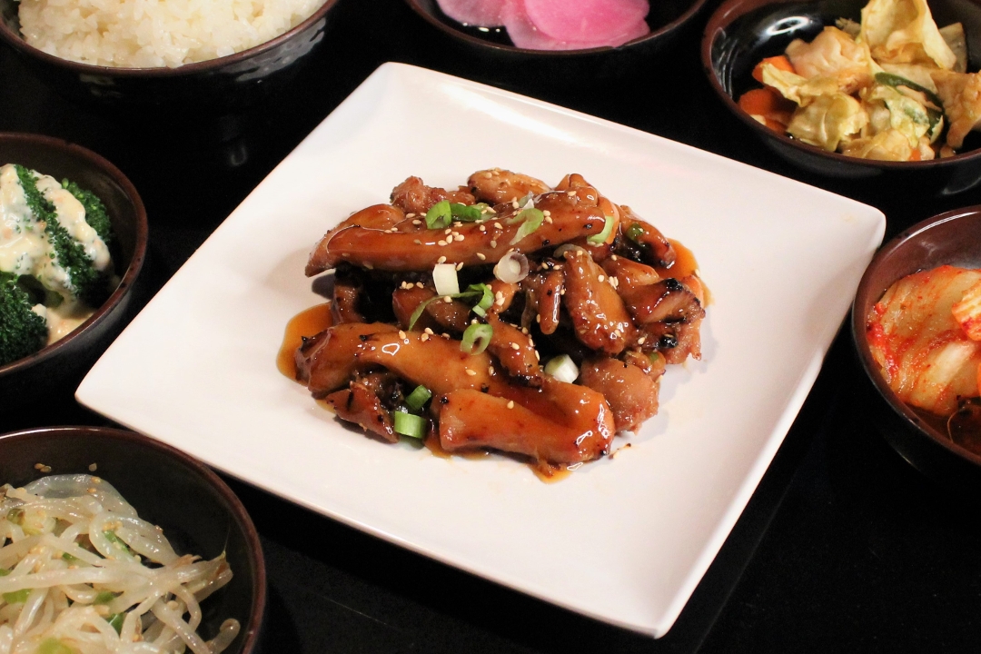 Order Teriyaki Chicken Dinner food online from Oz Korean Bbq store, Sacramento on bringmethat.com
