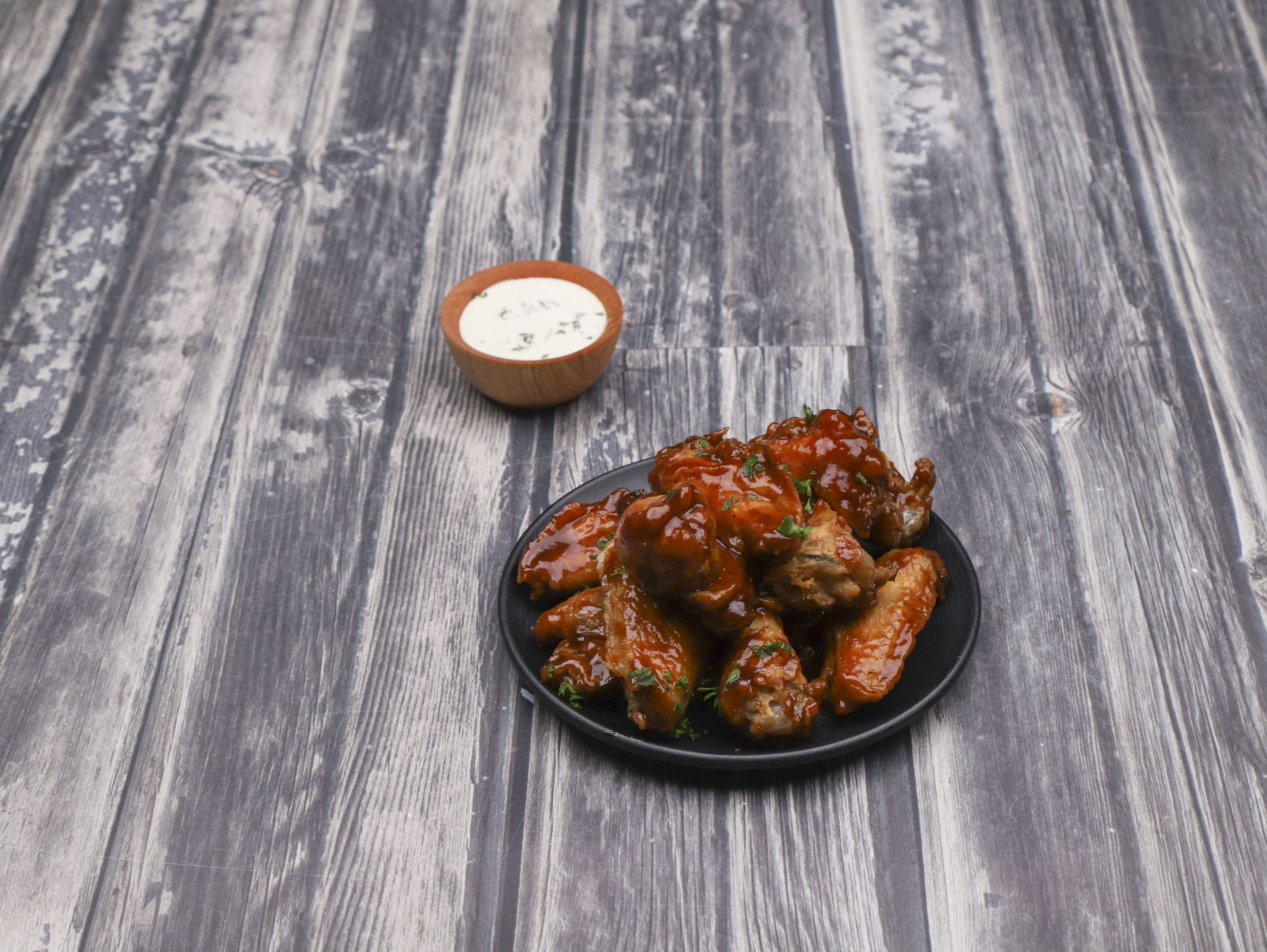 Order 6 Wings food online from Maurizio's Bistro store, Moorestown on bringmethat.com