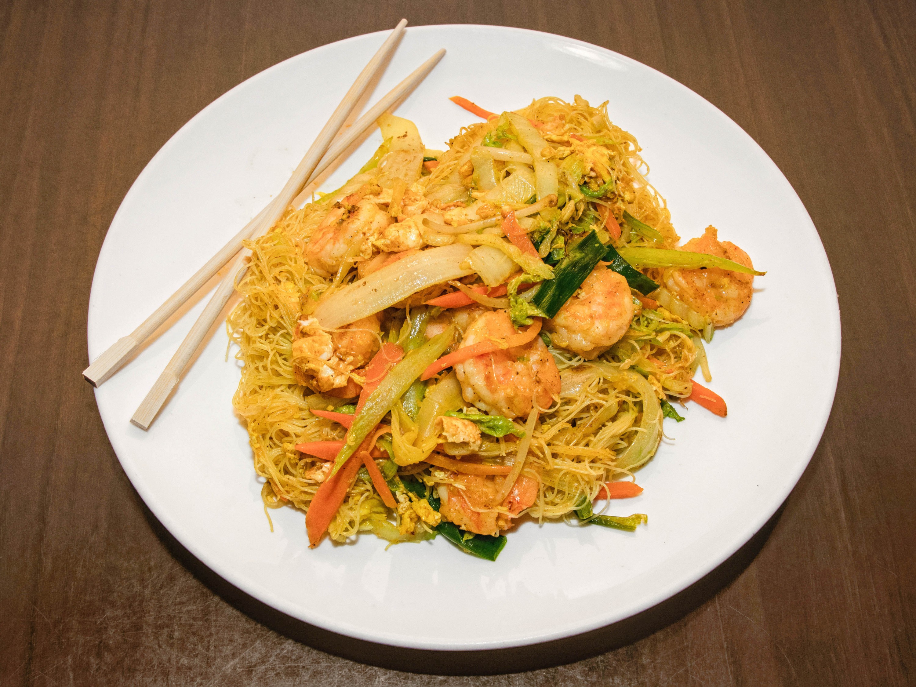 Order 32. Singapore Style Noodle food online from Lin's Asian Bistro store, Midlothian on bringmethat.com