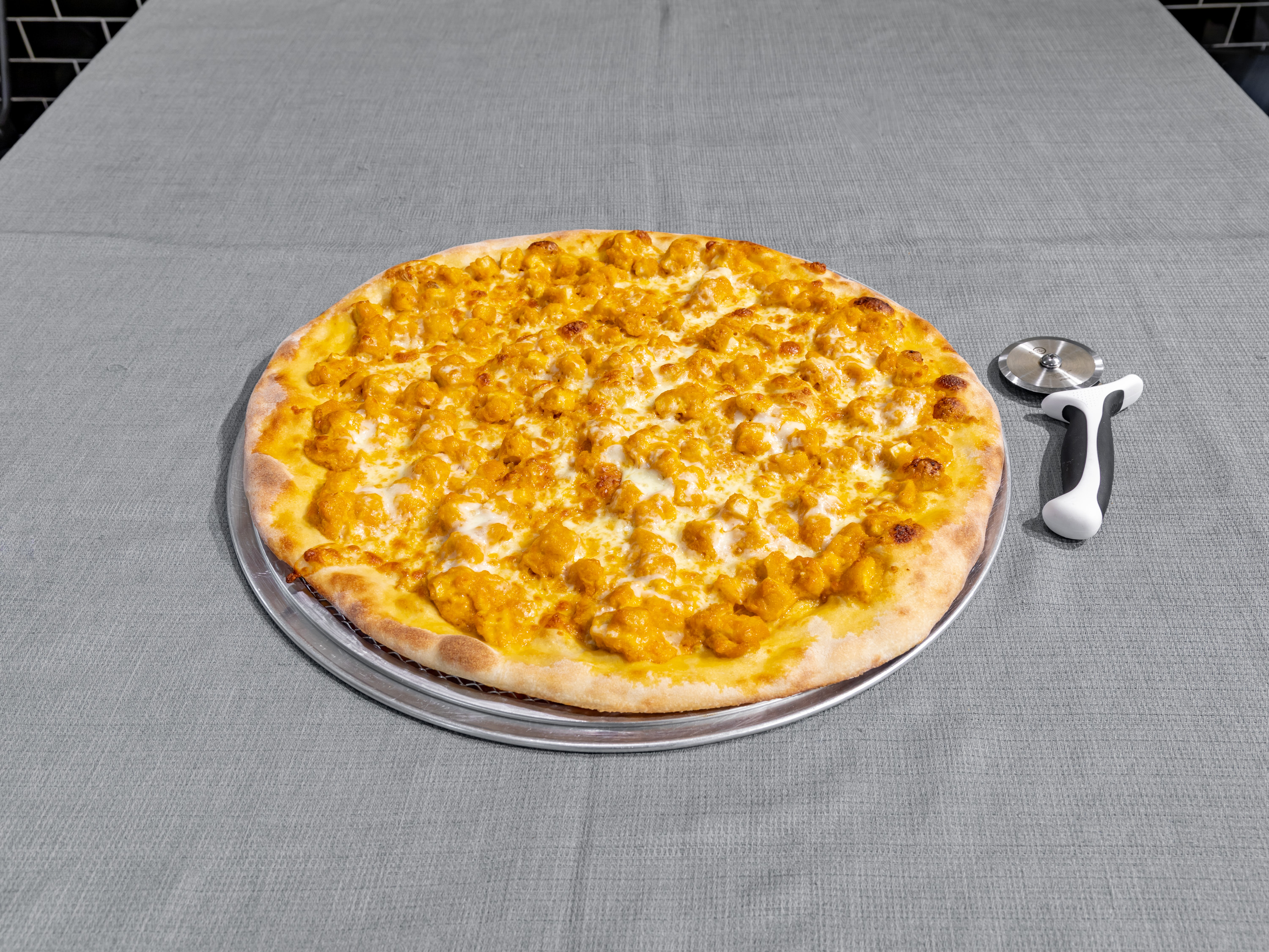 Order Buffalo Chicken Pizza Pie food online from Carnegie Pizza store, New York on bringmethat.com