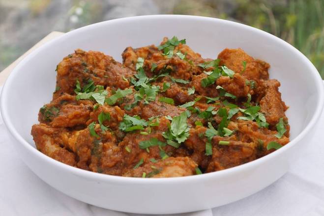 Order House Chicken Curry  food online from Howzatt Indo-Pak store, Houston on bringmethat.com