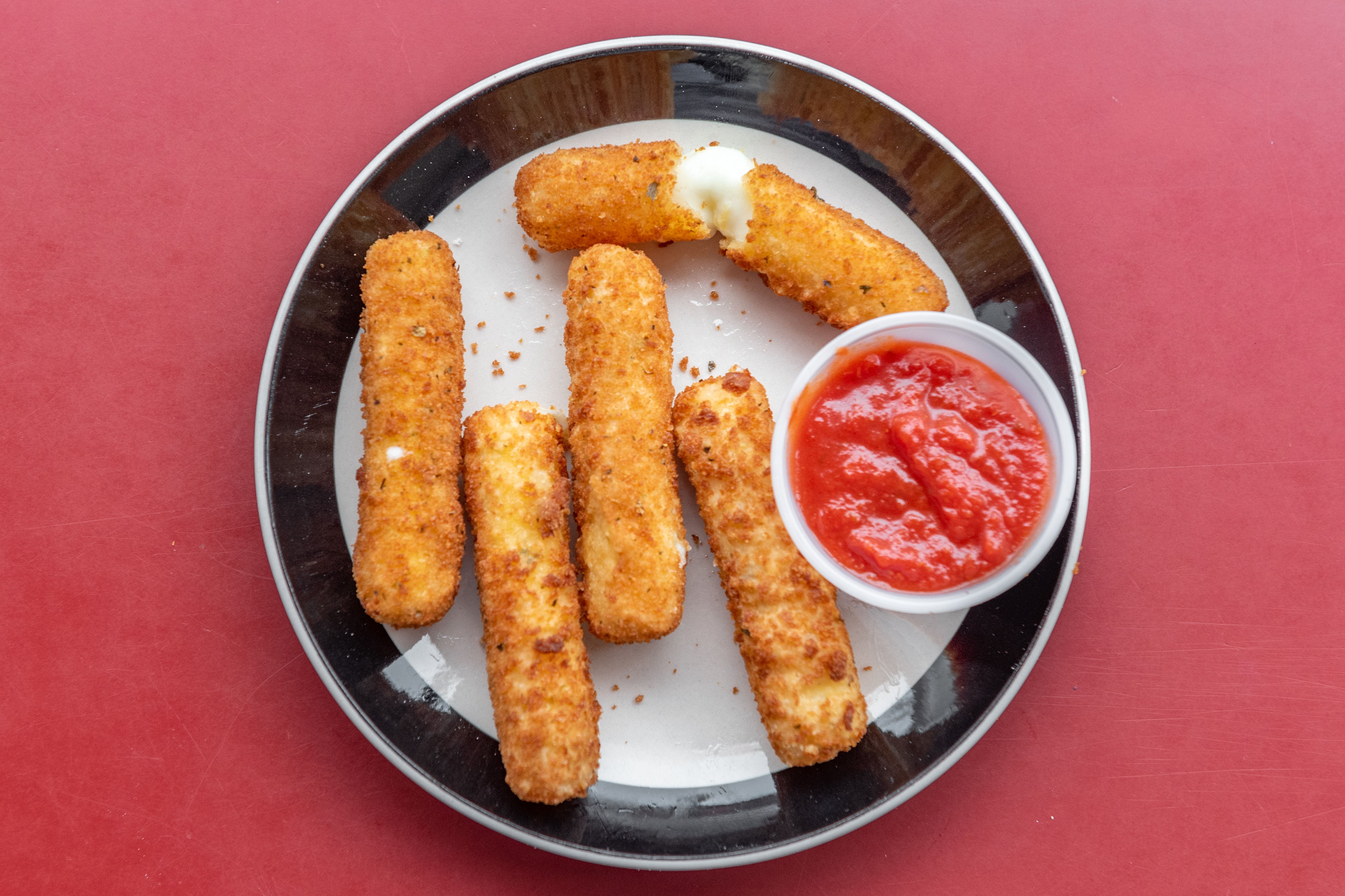 Order Mozzarella Sticks - 5 Pieces food online from Georgetown Pizza & Grill store, Washington on bringmethat.com