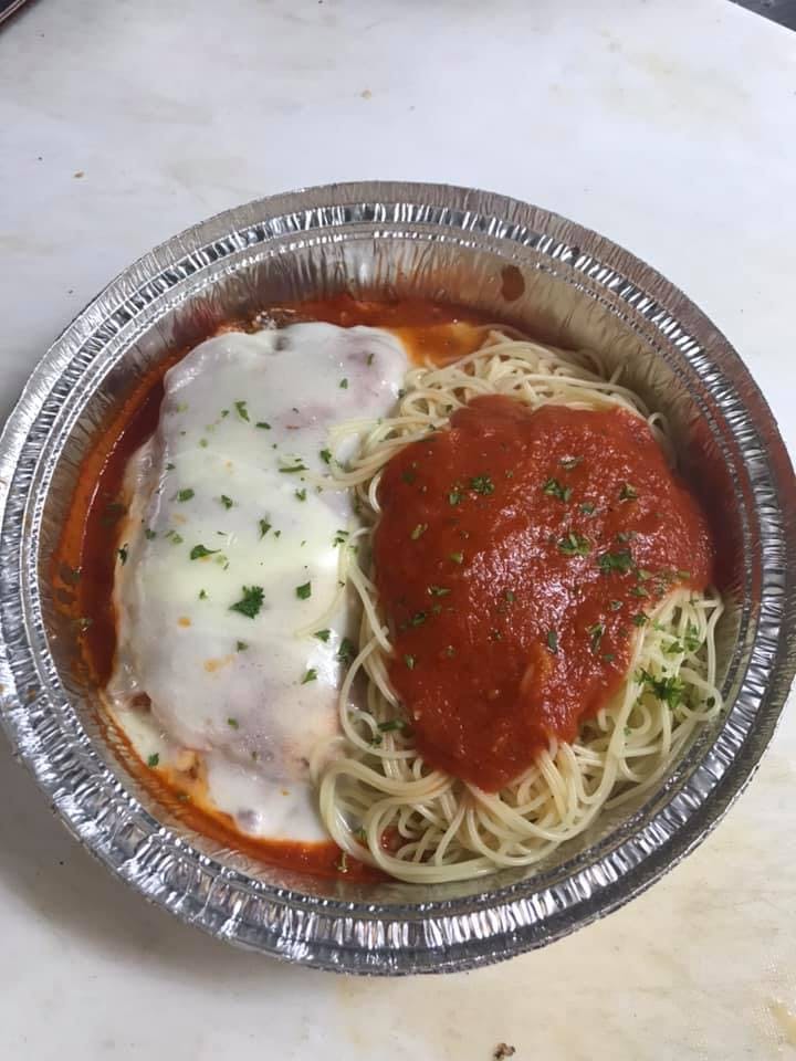 Order Chicken Parmigiana Lunch - Entree food online from Davila's Pizza & Restaurant store, Hackettstown on bringmethat.com