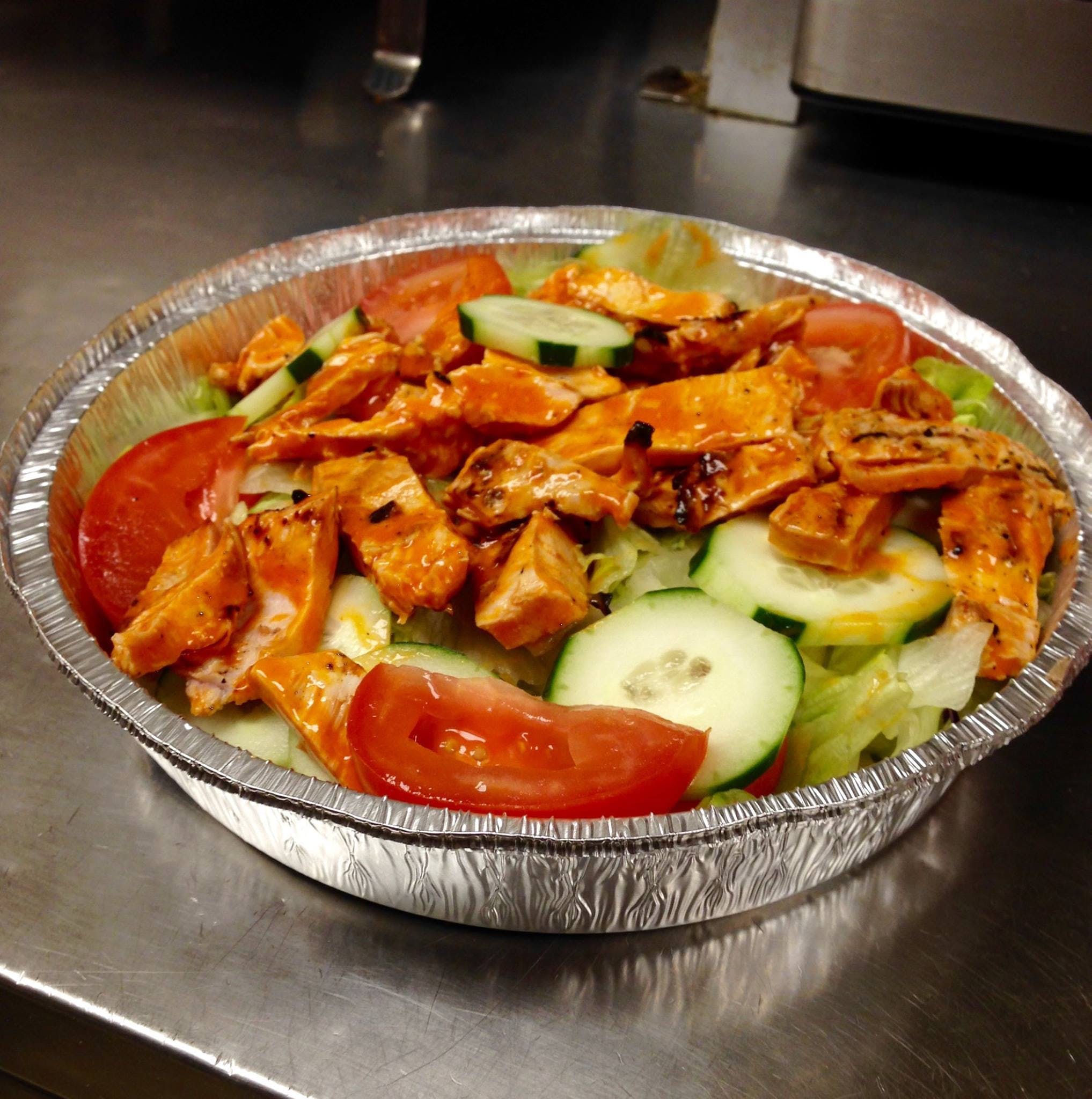 Order Buffalo Chicken Salad - Salad food online from Pizanoz Pizza store, Buffalo Grove on bringmethat.com