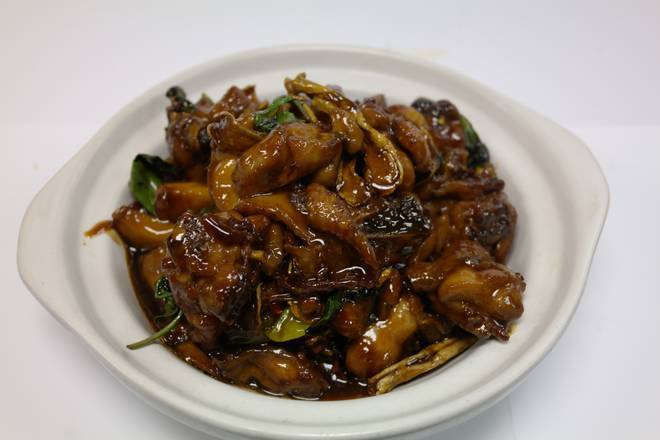Order Stewed Chicken with Three Cups Sauce (三杯鸡) food online from Szechuan Gourmet store, Strongsville on bringmethat.com