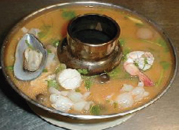 Order 16. Large Poe Tak Soup food online from Thai Rama Restaurant store, Torrance on bringmethat.com