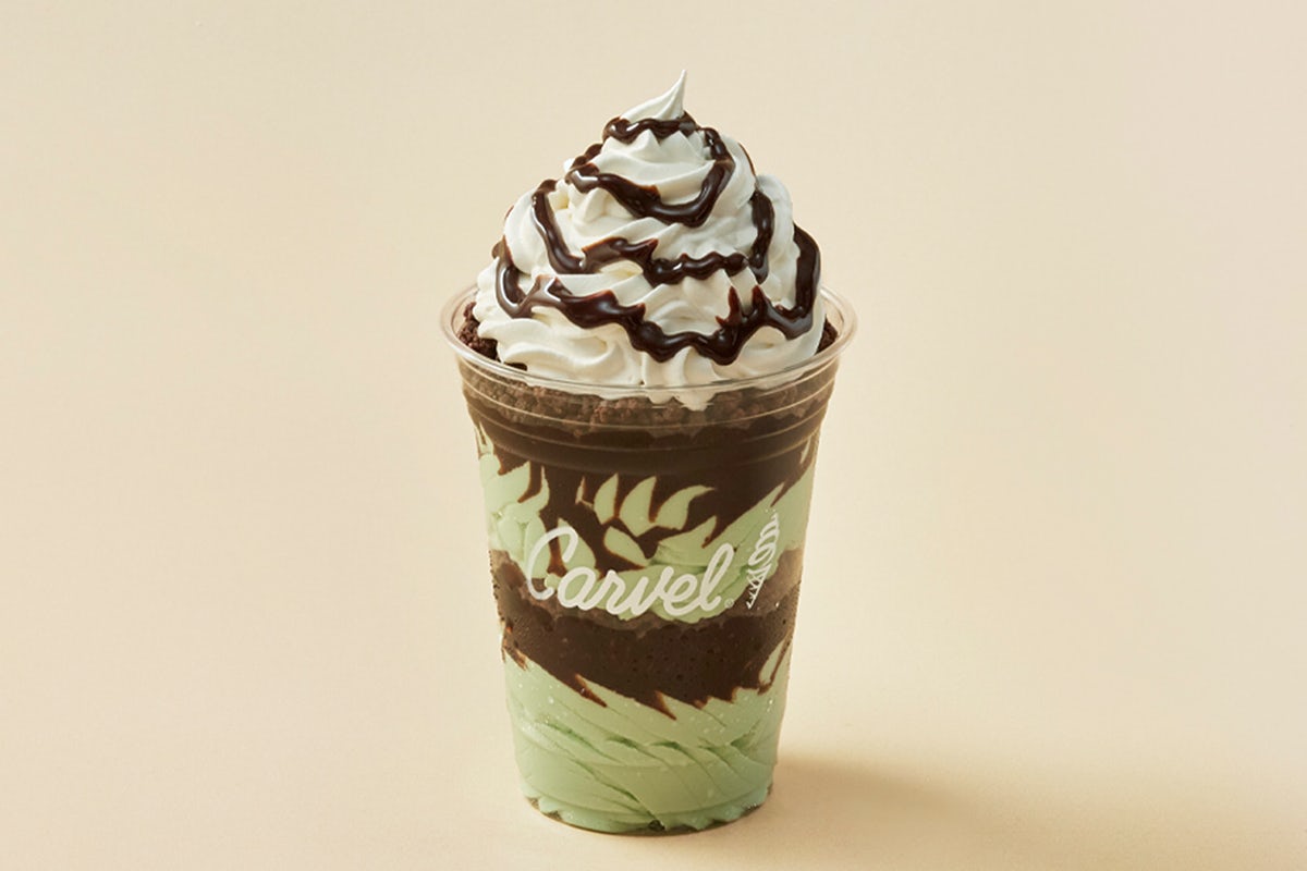Order Mint Chocolate Chip Sundae Dasher® food online from Carvel store, Tuckahoe on bringmethat.com