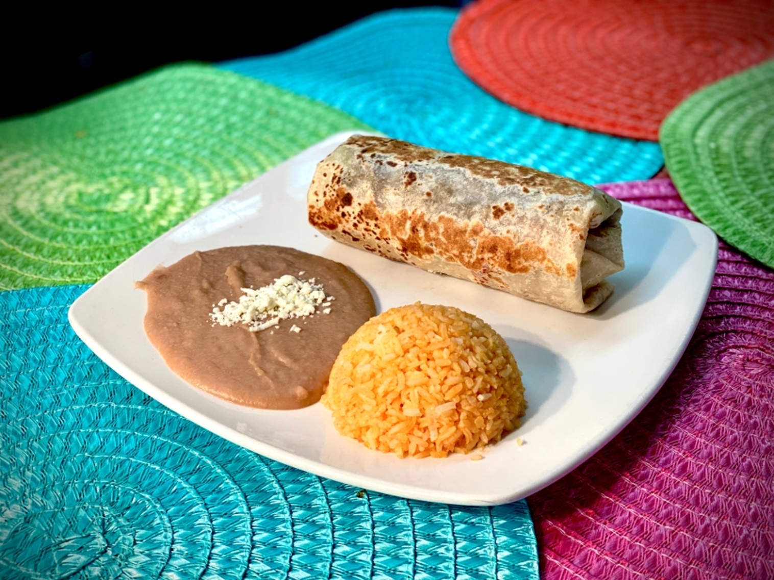 Order Chicken Burrito Dinner food online from Fiesta mexicana store, Chicago on bringmethat.com