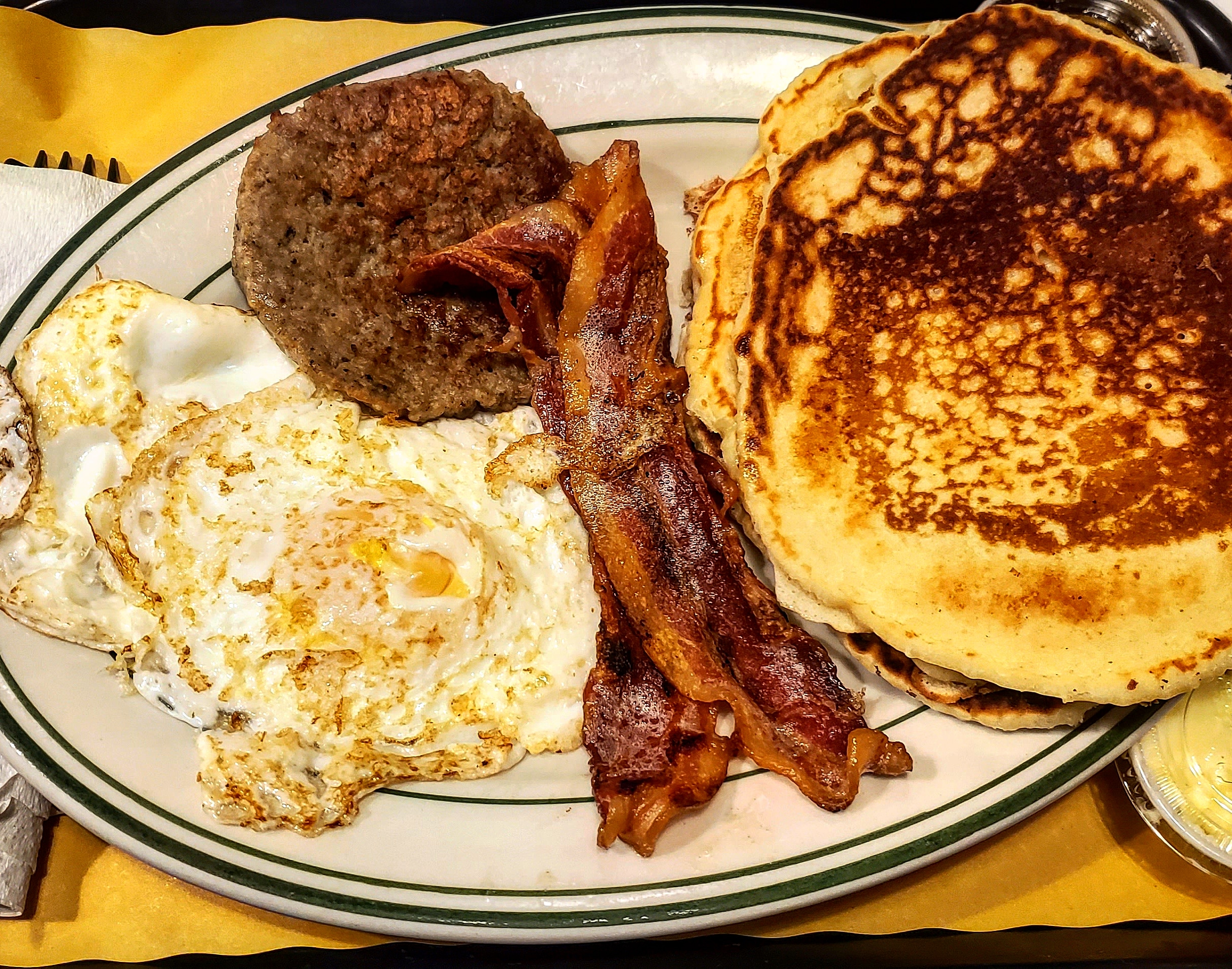 Order Deluxe Breakfast food online from Fruta Cafe 1000 store, Bridgeport on bringmethat.com
