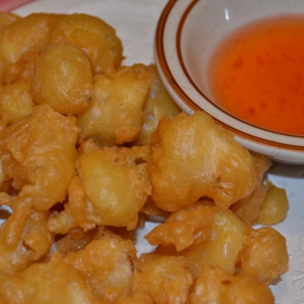 Order Fried Calamari food online from Thai Dishes store, Inglewood on bringmethat.com